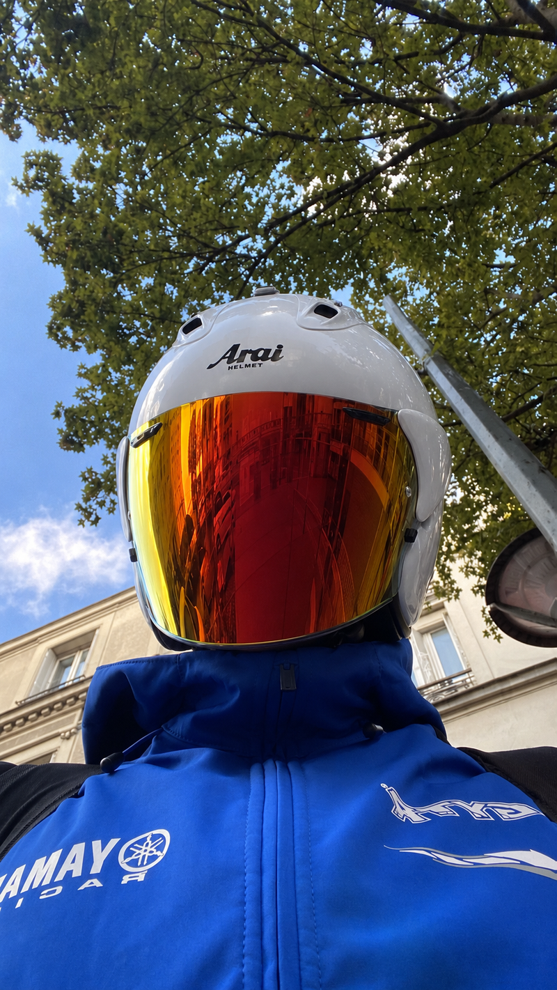 <p><strong>Casque Arai gris nardo</strong></p>