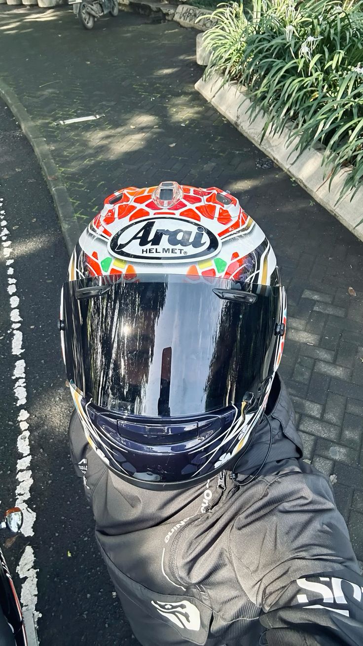 <p><strong>Casque Arai tsubasa</strong></p>